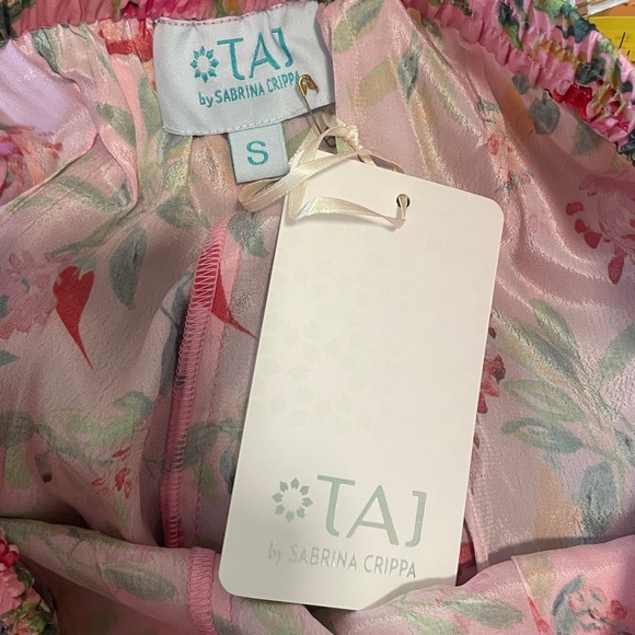 New TAJ by Sabrina Floral Wide Leg Crop Pants size Small - Picture 7 of 7